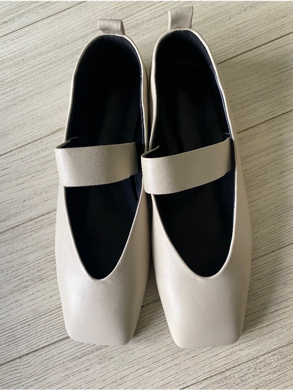 Tony Biiano Pearl Tan Leather Mary-Jane Flats. Size 8,5 (runs o,5 size bigger) - Picture 4 of 8